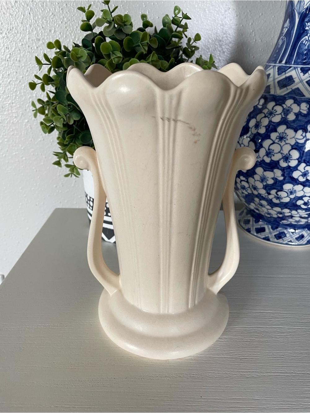 Vtg Hull Pottery Granada Vase Cream Matte Art Deco Double Handle Mardi Gras 2189